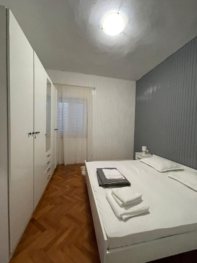Holiday House Fila Turanj Exterior foto