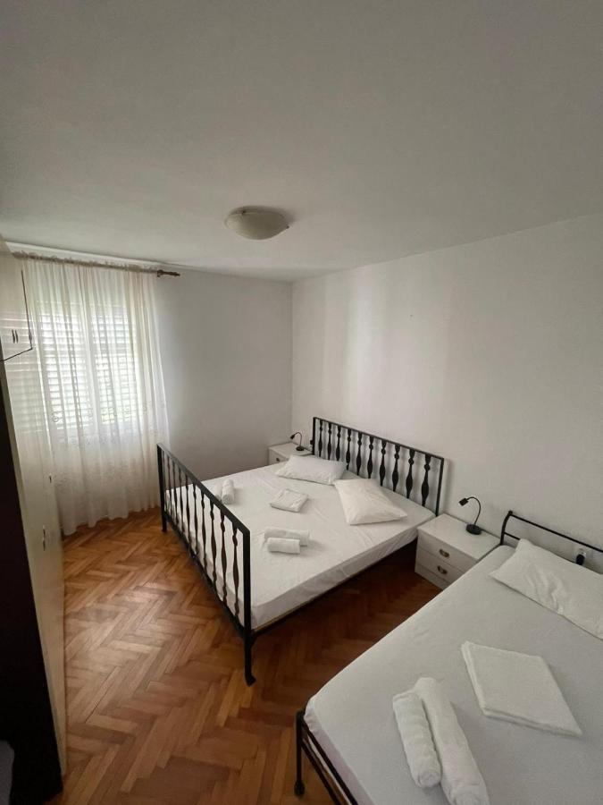 Holiday House Fila Turanj Exterior foto
